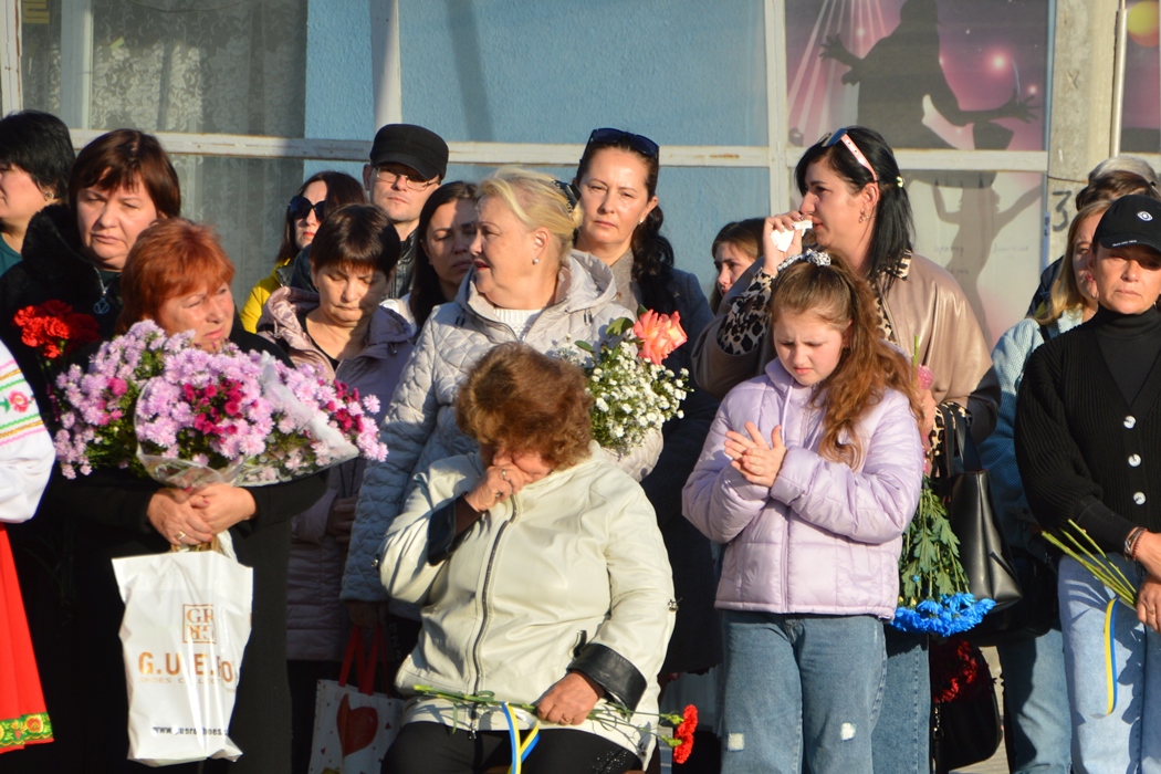 Сльози були на очах у кожного - в Кілії до Дня міста урочисто відкрили "Алею Слави"