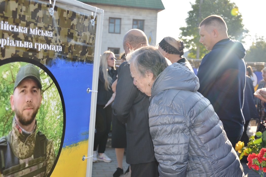 Сльози були на очах у кожного - в Кілії до Дня міста урочисто відкрили "Алею Слави"