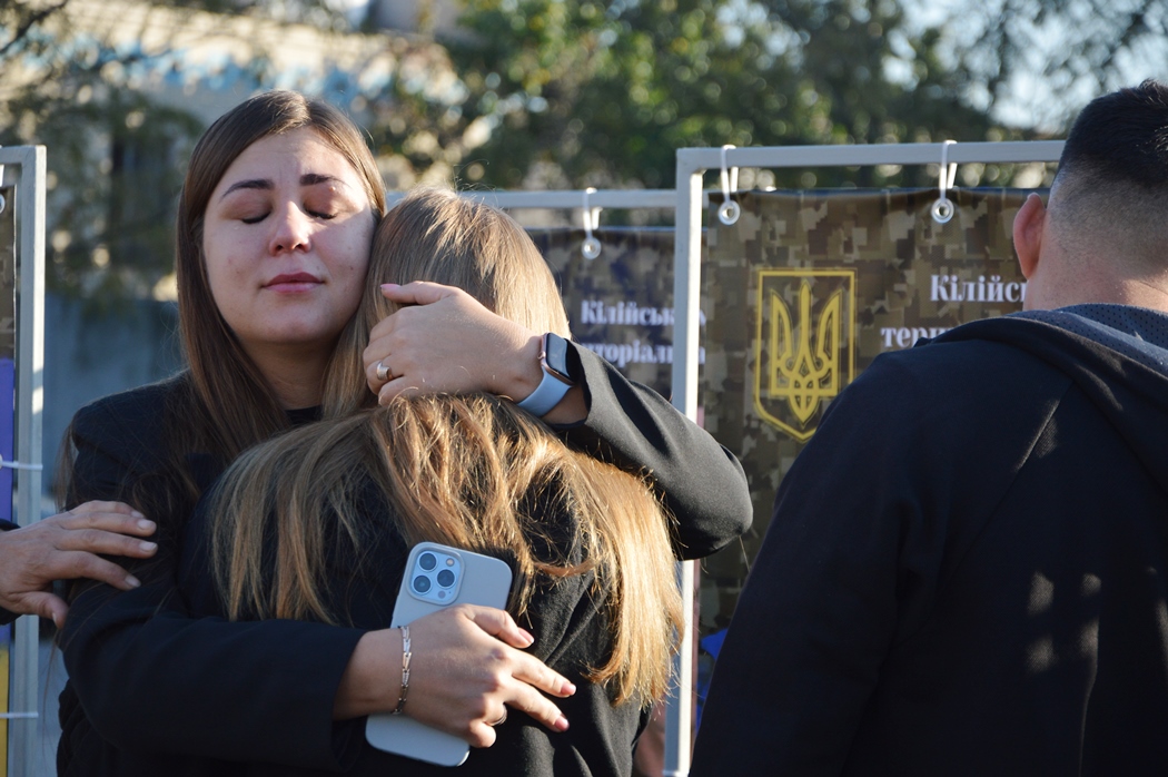 Сльози були на очах у кожного - в Кілії до Дня міста урочисто відкрили "Алею Слави"