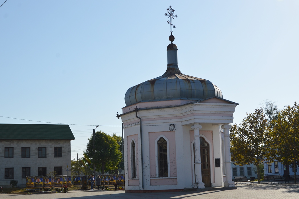 Сльози були на очах у кожного - в Кілії до Дня міста урочисто відкрили "Алею Слави"