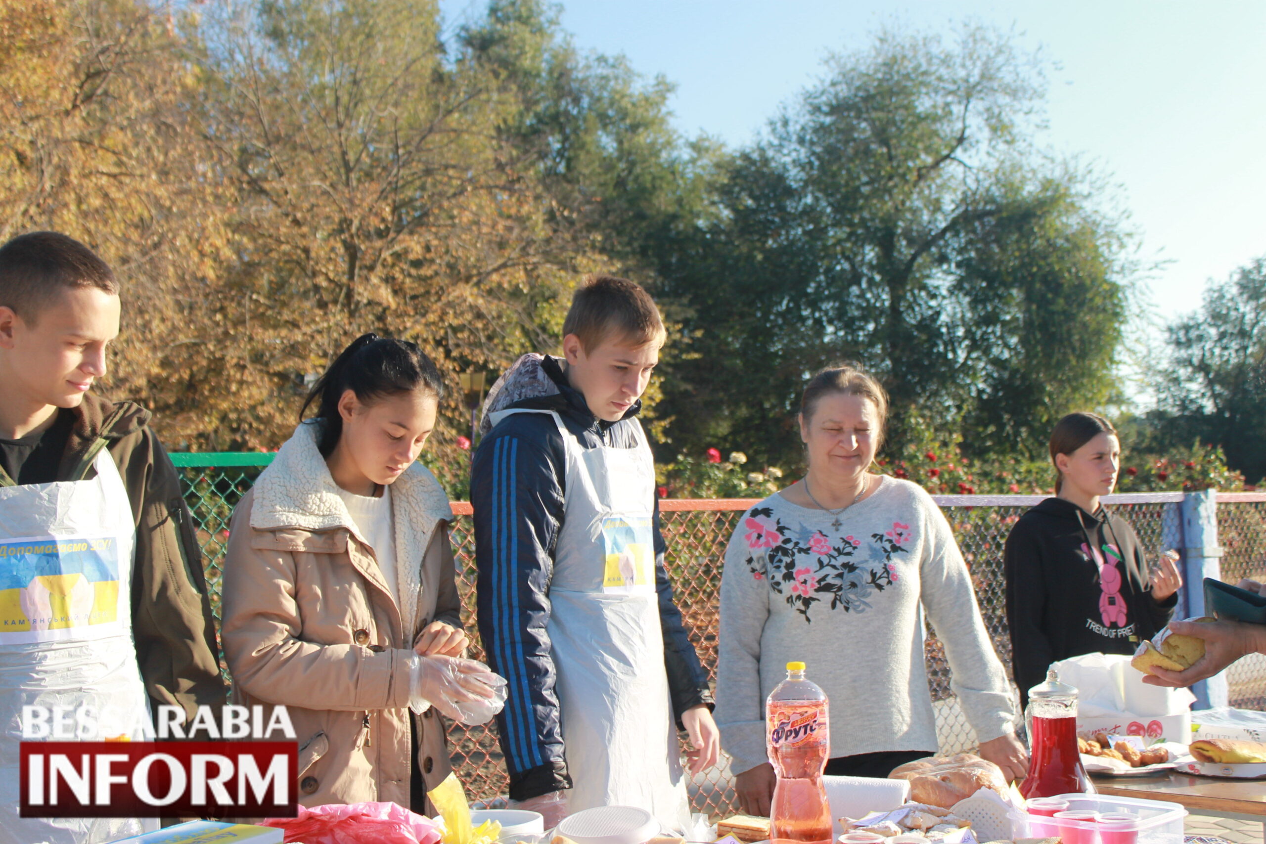 В селі Арцизької громади шкільна родина влаштувала потужний ярмарок, зібравши на ЗСУ майже 30 тисяч гривень - фоторепортаж