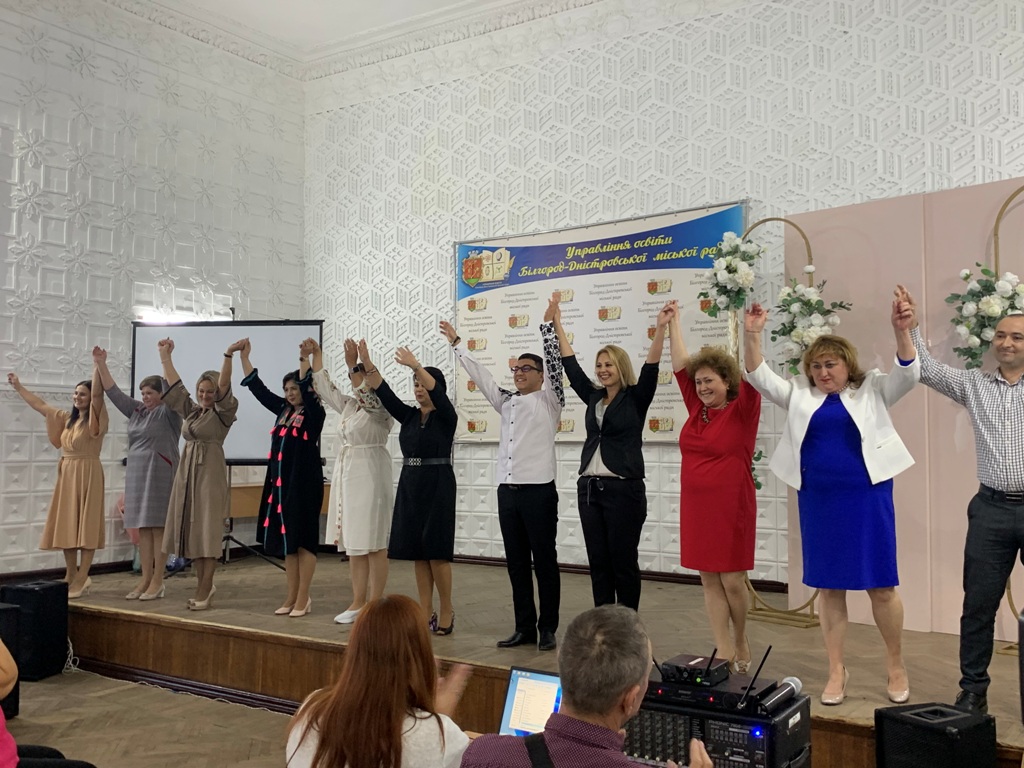 "Ви будуєте майбутнє країни": у Білгороді-Дністровському привітали освітян з професійним святом