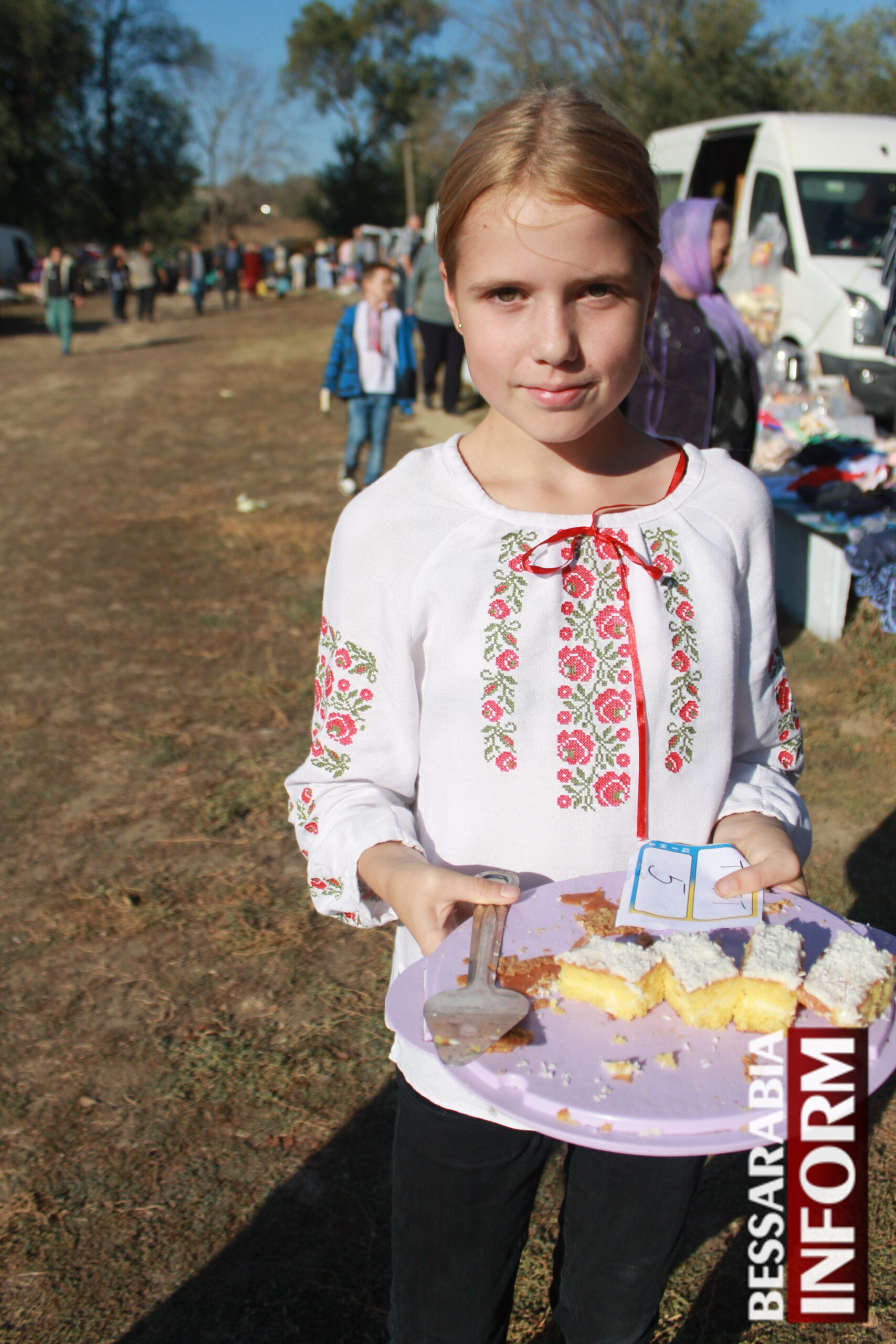 В селі Арцизької громади шкільна родина влаштувала потужний ярмарок, зібравши на ЗСУ майже 30 тисяч гривень - фоторепортаж