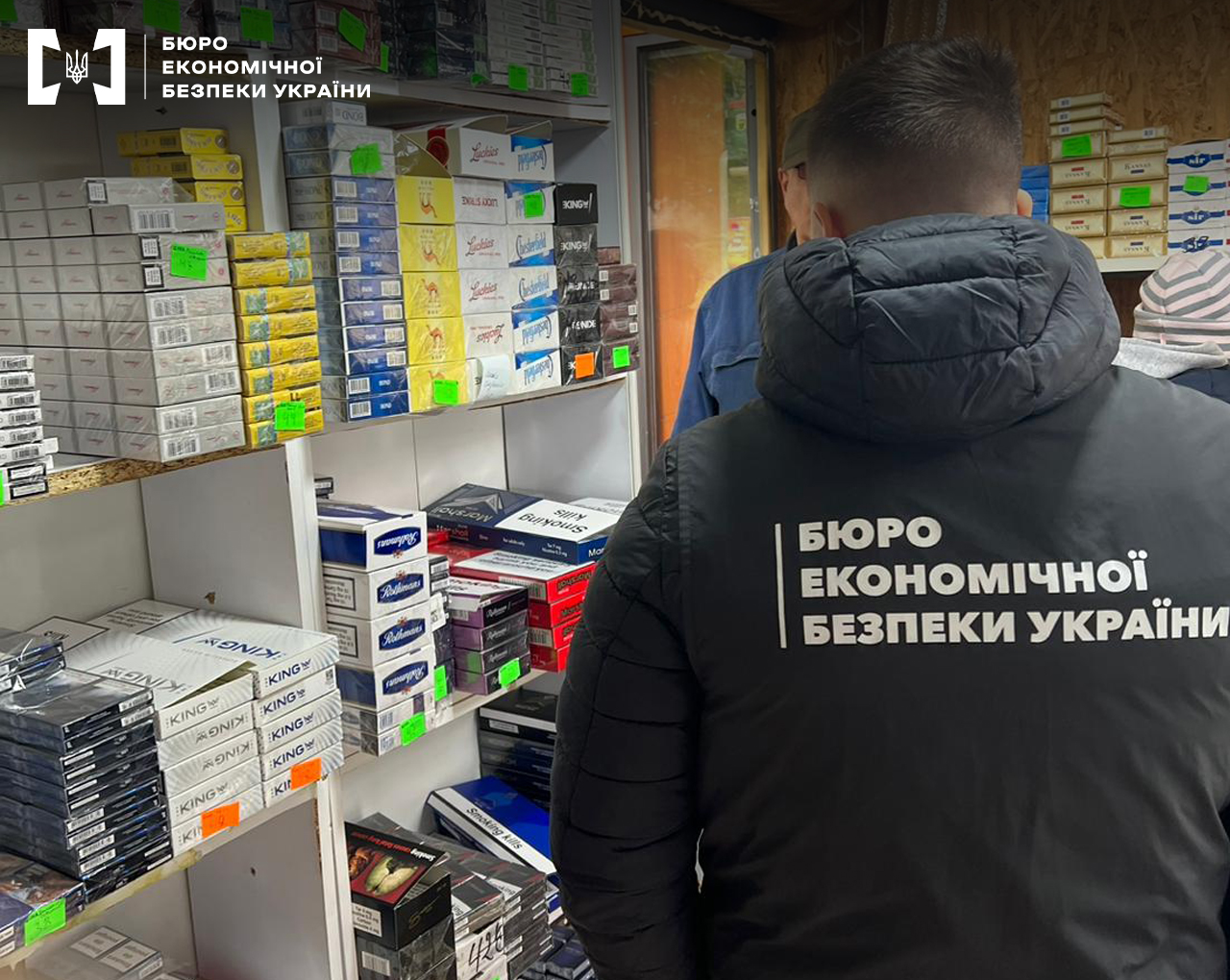 Товару більш ніж на 5 мільйонів гривень: на Одещині БЕБ розкрило нелегальний сигаретний бізнес