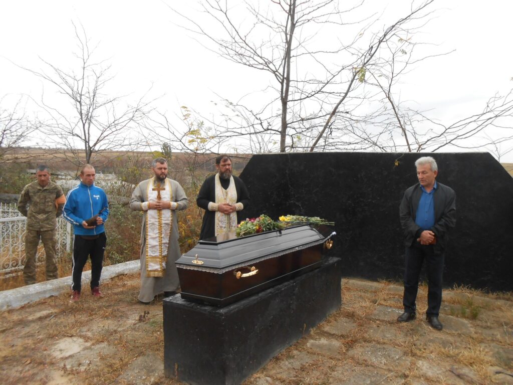 На Болградщині віддали останню шану воїну, який загинув під Бахмутом та з січня рахувався зниклим безвісти