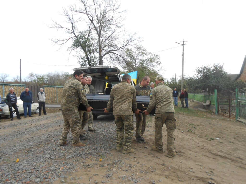 На Болградщині віддали останню шану воїну, який загинув під Бахмутом та з січня рахувався зниклим безвісти