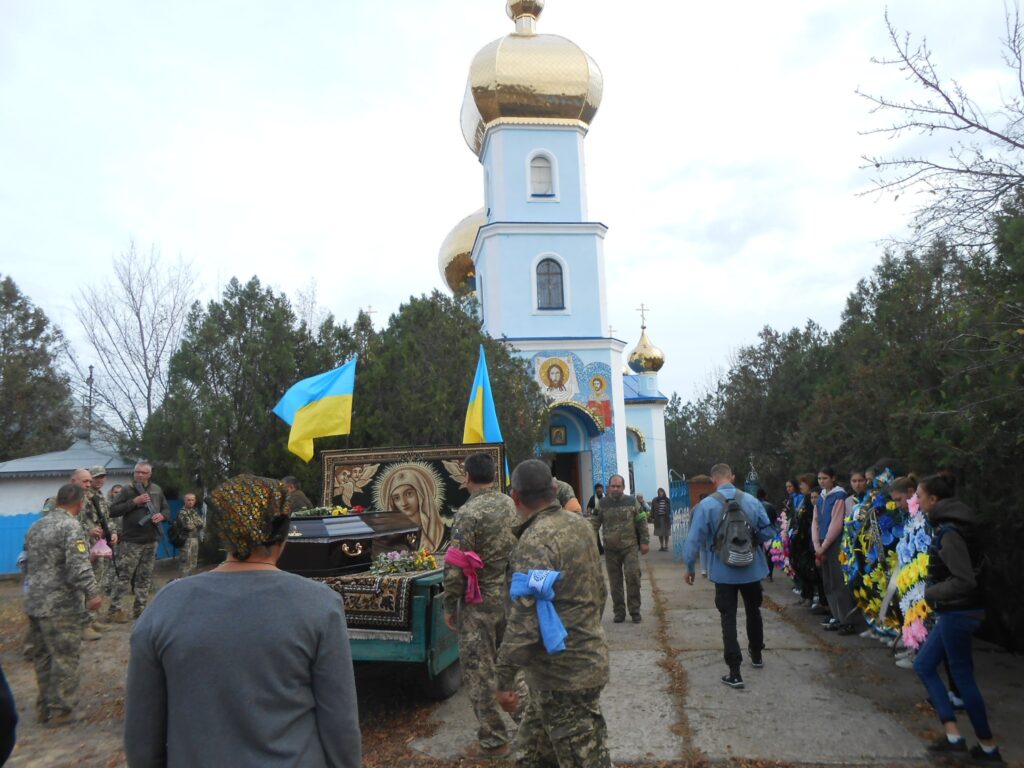 На Болградщині віддали останню шану воїну, який загинув під Бахмутом та з січня рахувався зниклим безвісти