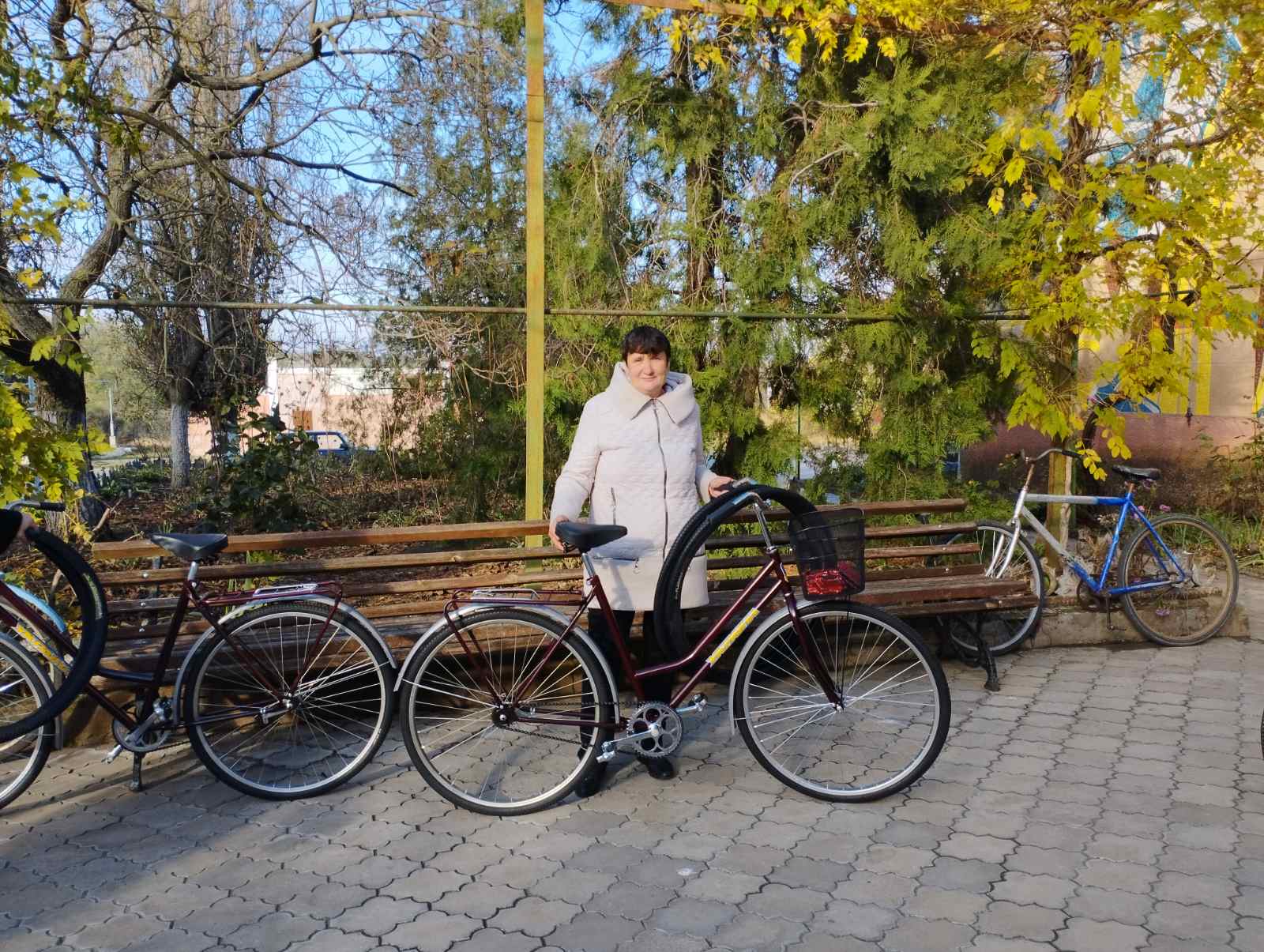 Соціальні робітники села Плахтіївка отримали нові велосипеди