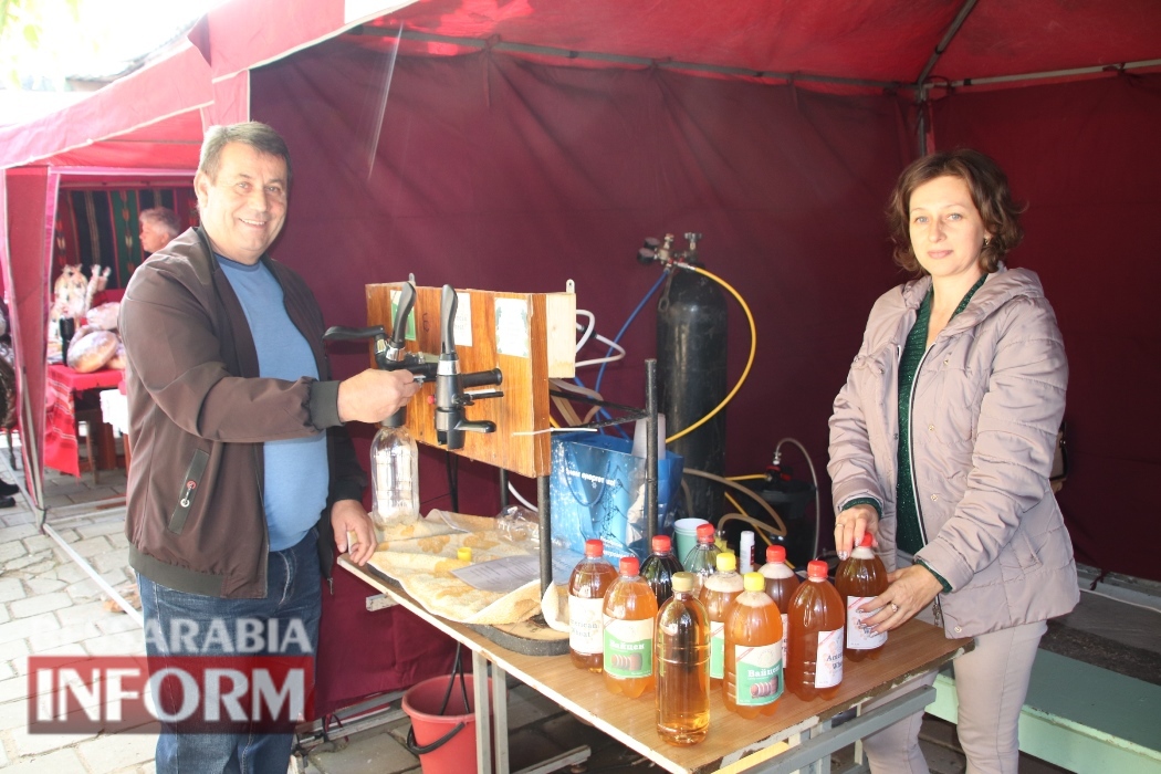 «Мы поддерживаем ВСУ»: в Болграде прошла бизнес-ярмарка производителей товаров и услуг в лучших традициях «BOLGRAD WINE FEST»