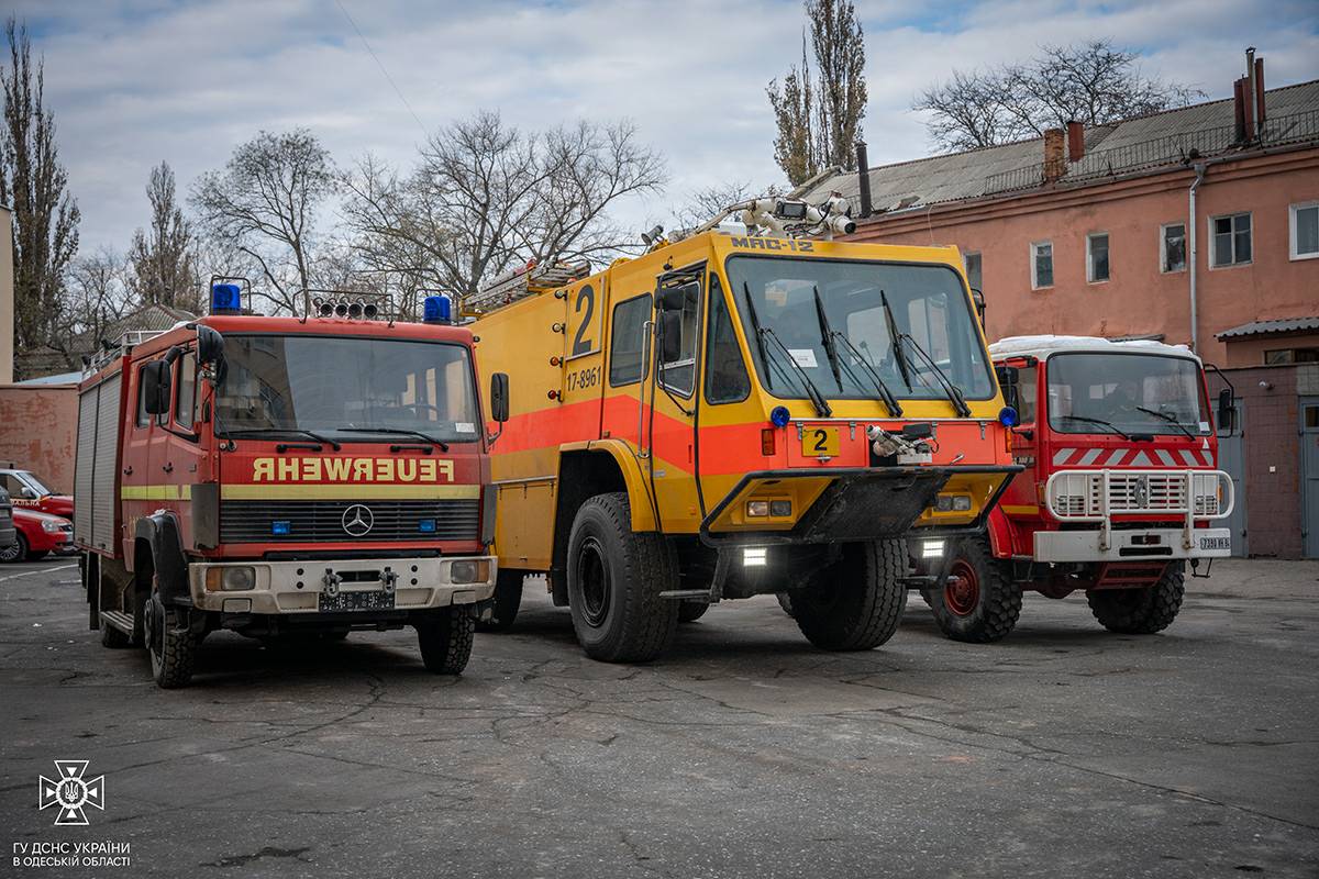 Щедрость для безопасности: Одесские спасатели получили три новых автомобиля от нидерландского фонда HGBF