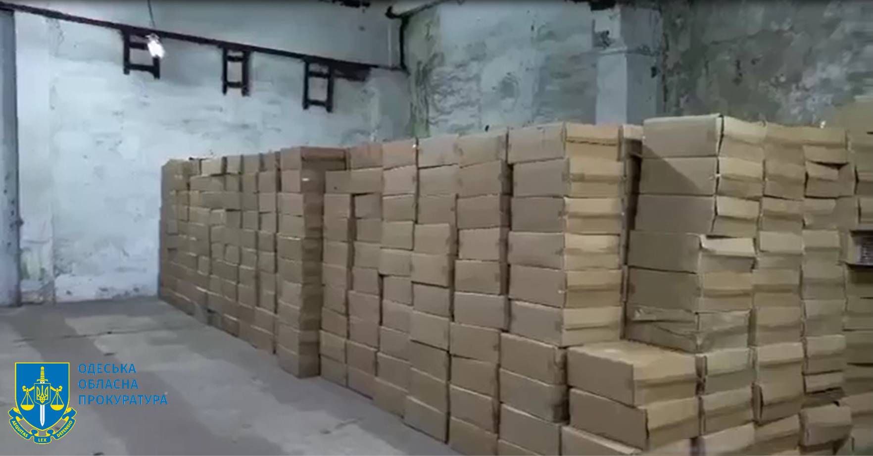 Более миллиона пачек сигарет и более 6,5 тонн кальянного табака: в Одессе обнаружили контрафакт на 103 млн. гривен