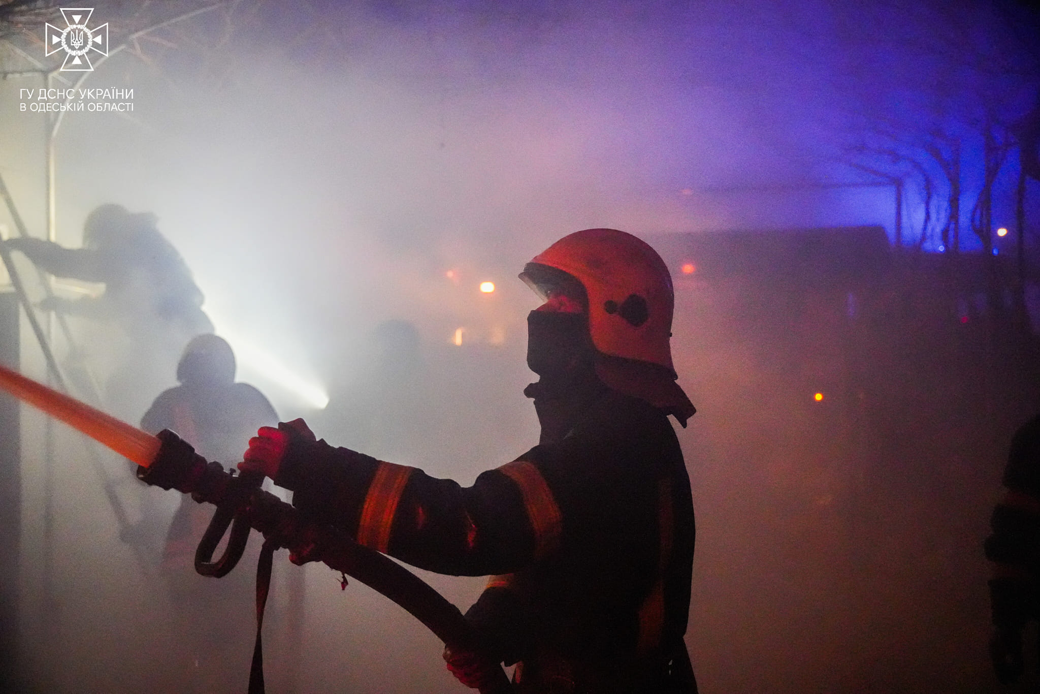 Резонансный пожар в Одесской области: пламя охватило 250 кв.м здания ─ фото
