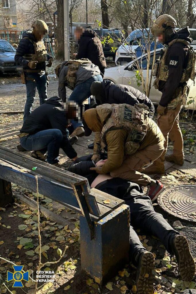 Видавали себе за посадовців Служби безпеки та військкомату: на Одещині затримали рекетирів, які "вибивали" гроші з ухилянтів