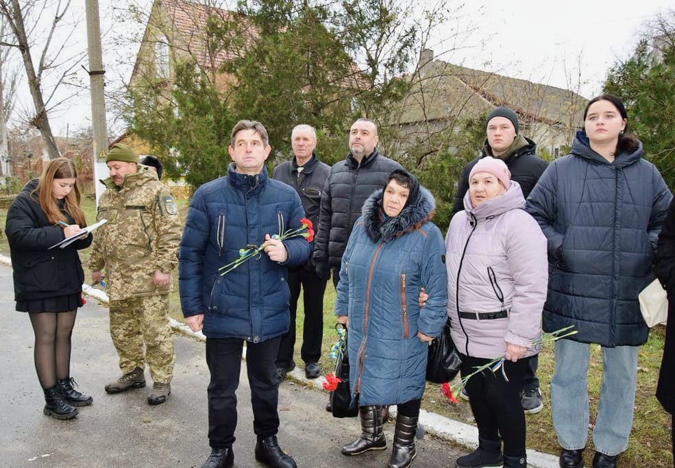 В Саратской общине ко Дню Вооруженных сил Украины открыли несколько мемориальных табличек с именами Героев