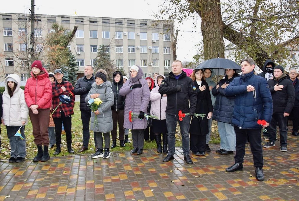 В Саратській громаді до Дня Збройних сил України відкрили декілька меморіальних табличок з іменами Героїв