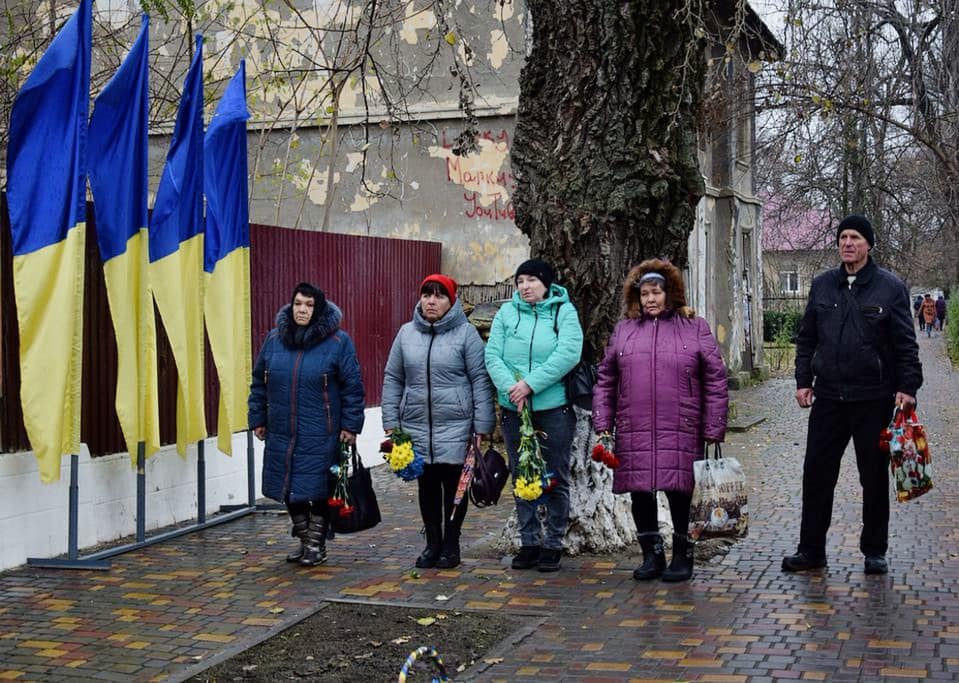 В Саратской общине ко Дню Вооруженных сил Украины открыли несколько мемориальных табличек с именами Героев