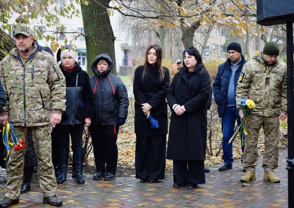 В Саратской общине ко Дню Вооруженных сил Украины открыли несколько мемориальных табличек с именами Героев