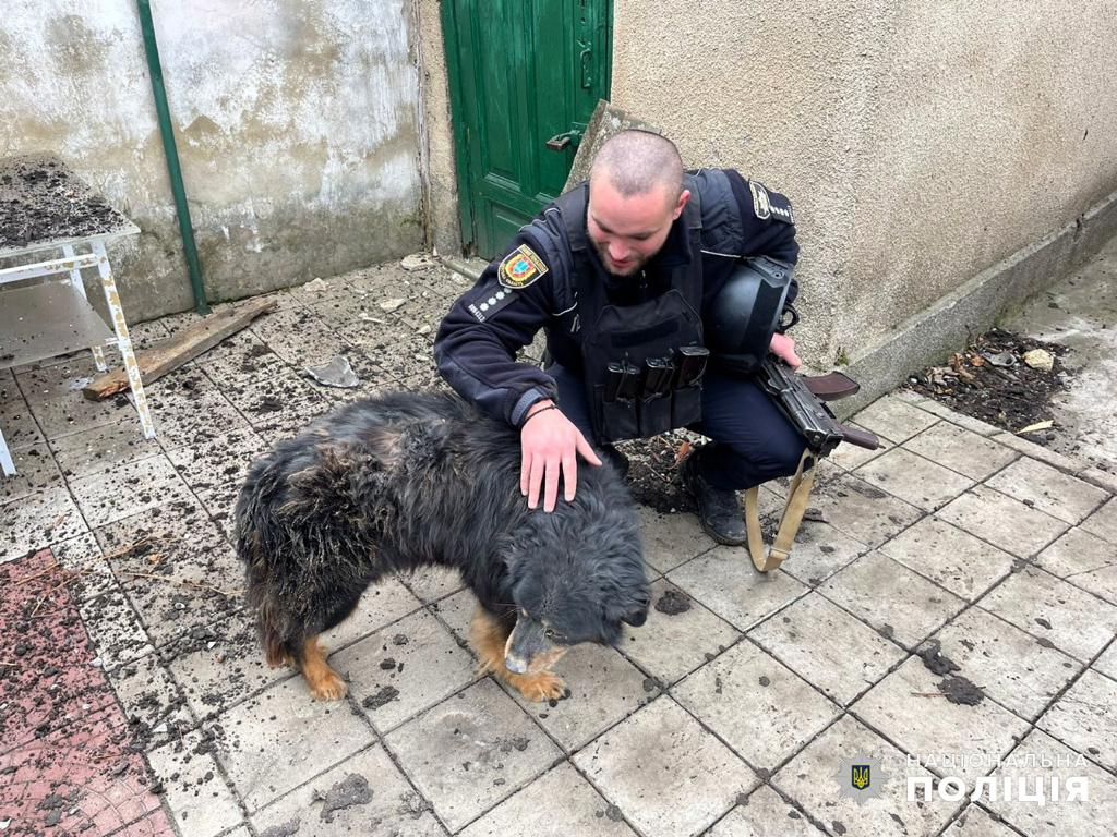 В Одесі рятувальники під завалами знайшли тіло жінки, а поліцейські продовжують документувати наслідки ворожої атаки