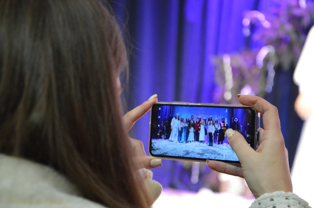 "Гарри Поттер в украинском лесу": в Килии состоялась премьера новогоднего интерактивного представления, написанного школьницей