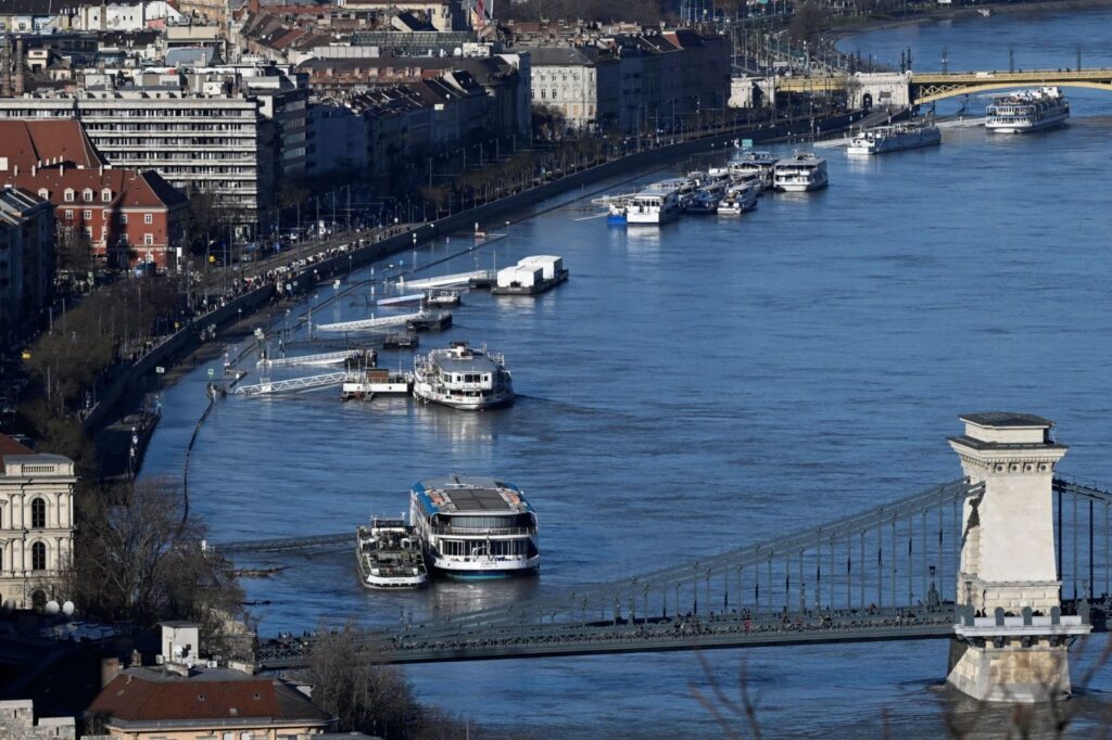 Рівень води найвищий за останнє десятиліття: Дунай вийшов з берегів