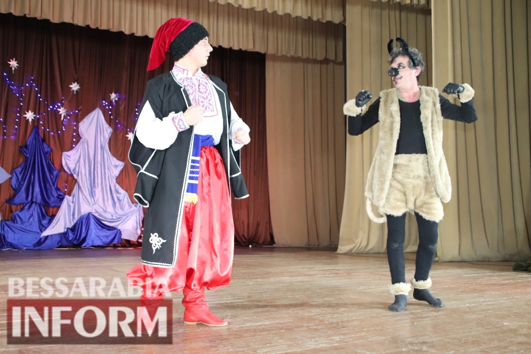 «Байки старої відьми»: театральна студія «ОнгЪл» подарувала гостям та мешканцям Болграда традиційну різдвяну виставу