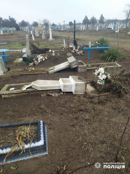 Потрощив близько ста могил на цвинтарі: жителю Білгород-Дністровщини винесли вирок суду