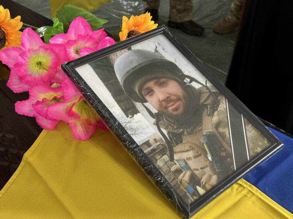 Сафьяновская община провела в последний путь 26-летнего Ивана Приходцева, который в июне прошлого года погиб в Донецкой области