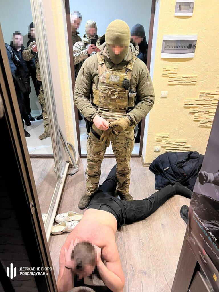 Сина скандального бізнесмена, якого підозрюють у постачанні неякісного одягу для ЗСУ, затримали в Одесі