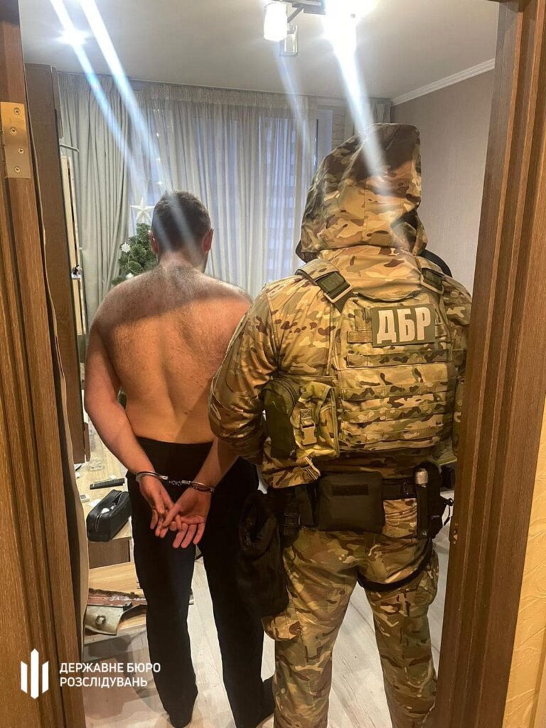 Сина скандального бізнесмена, якого підозрюють у постачанні неякісного одягу для ЗСУ, затримали в Одесі
