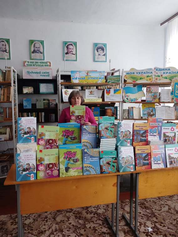 Учреждения Арцизского городского совета продолжают получать учебники для НУШ