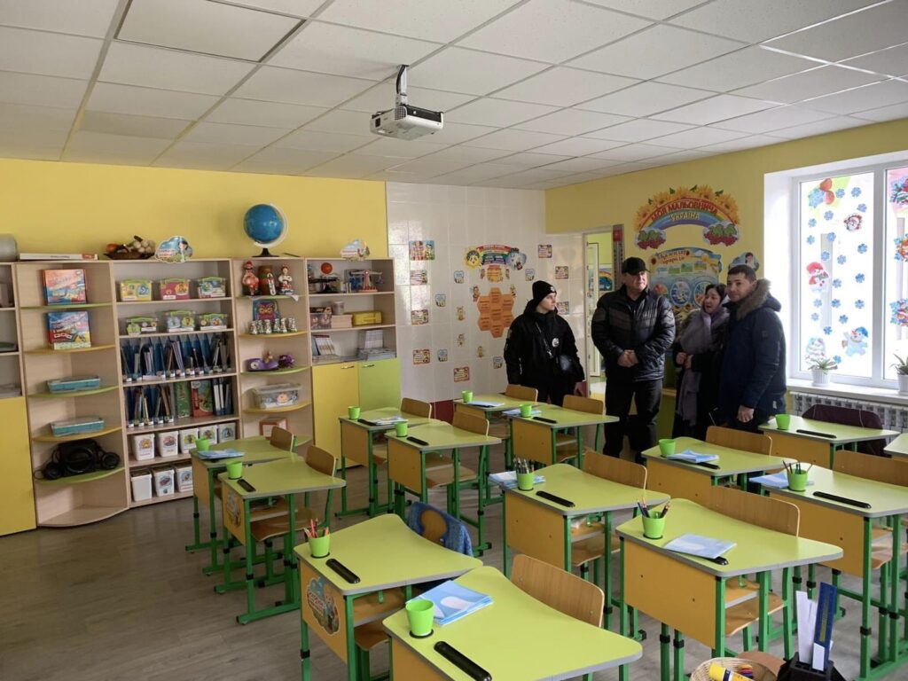 Діти з ще однієї школи у Теплицькій громаді повернуться до очного навчання: для безпеки дітей облаштували укриття