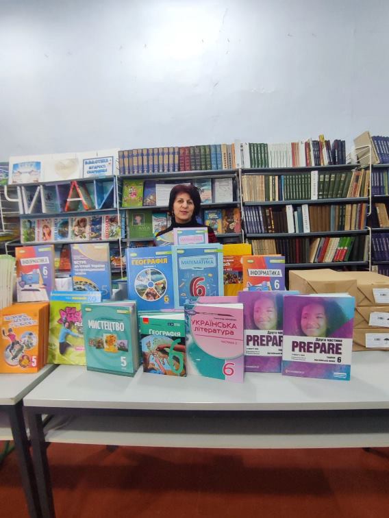 Учреждения Арцизского городского совета продолжают получать учебники для НУШ