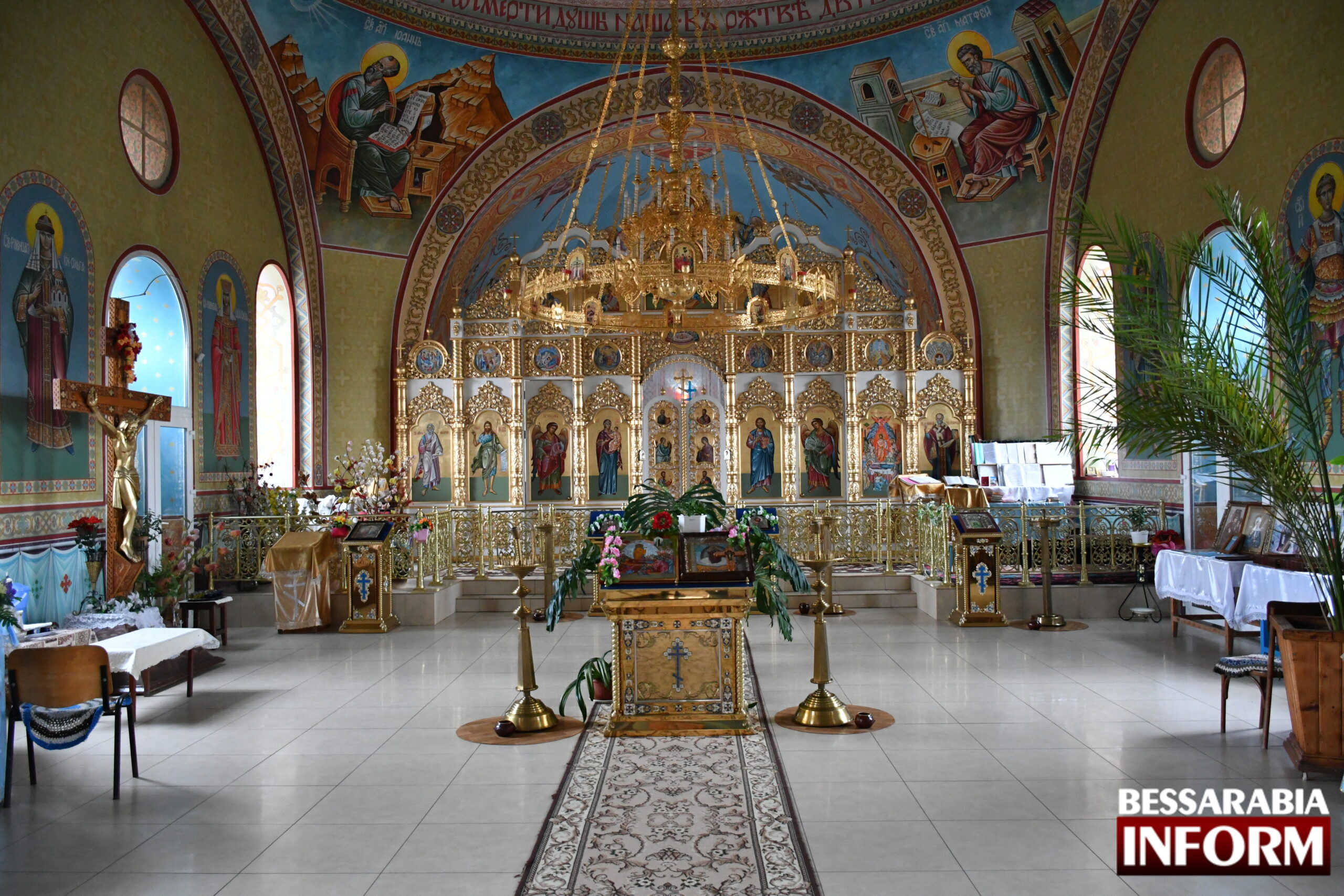 Свято-Успенский храм в селе Котловина – единственный в стране, где можно услышать церковную службу на гагаузском языке