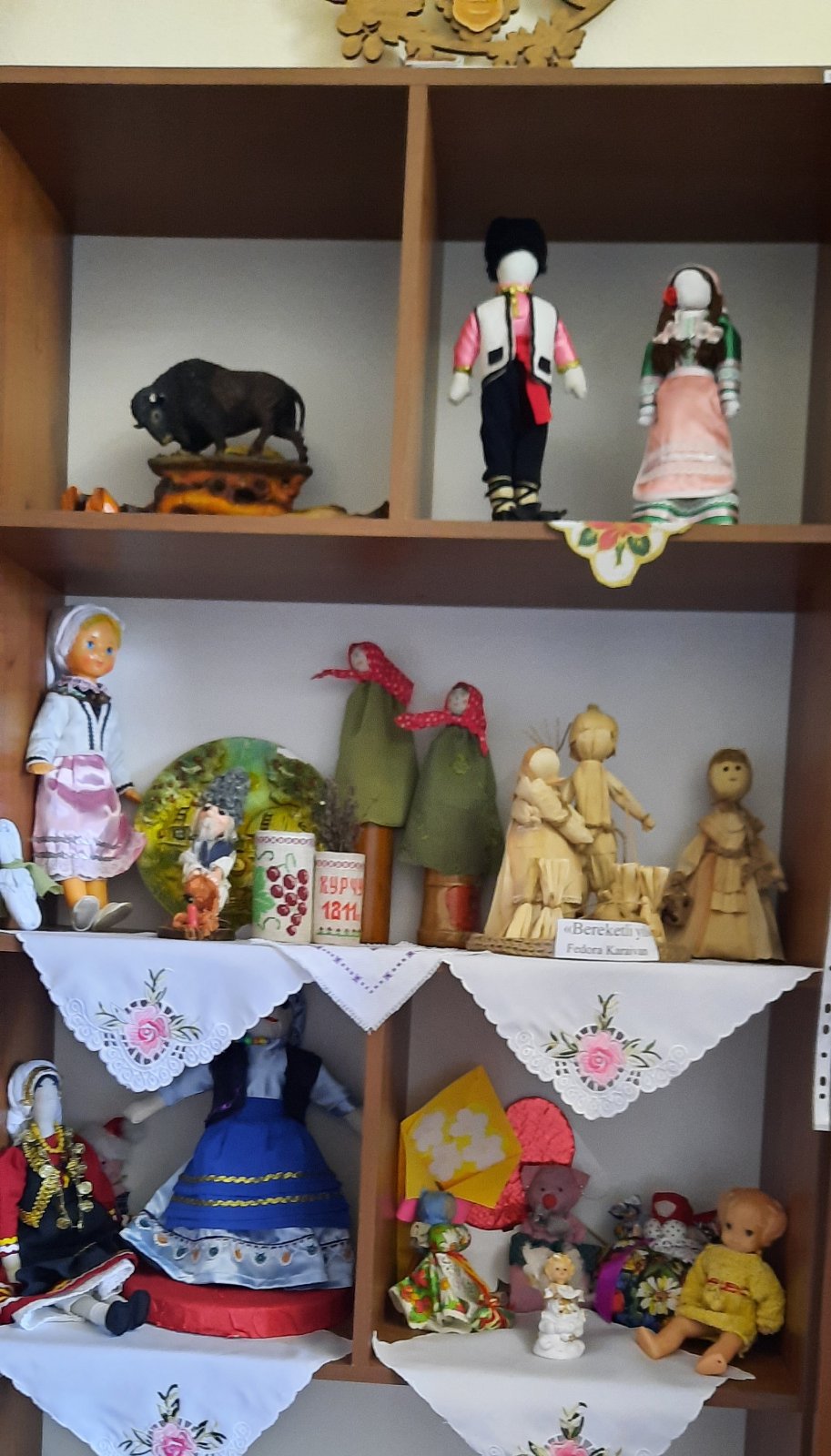 Великі дівчатка не грають у ляльки, вони наділяють їх енергетикою свого роду: історія створення унікальної колекції успішної гагаузки з Бессарабії Ольги Кулаксиз
