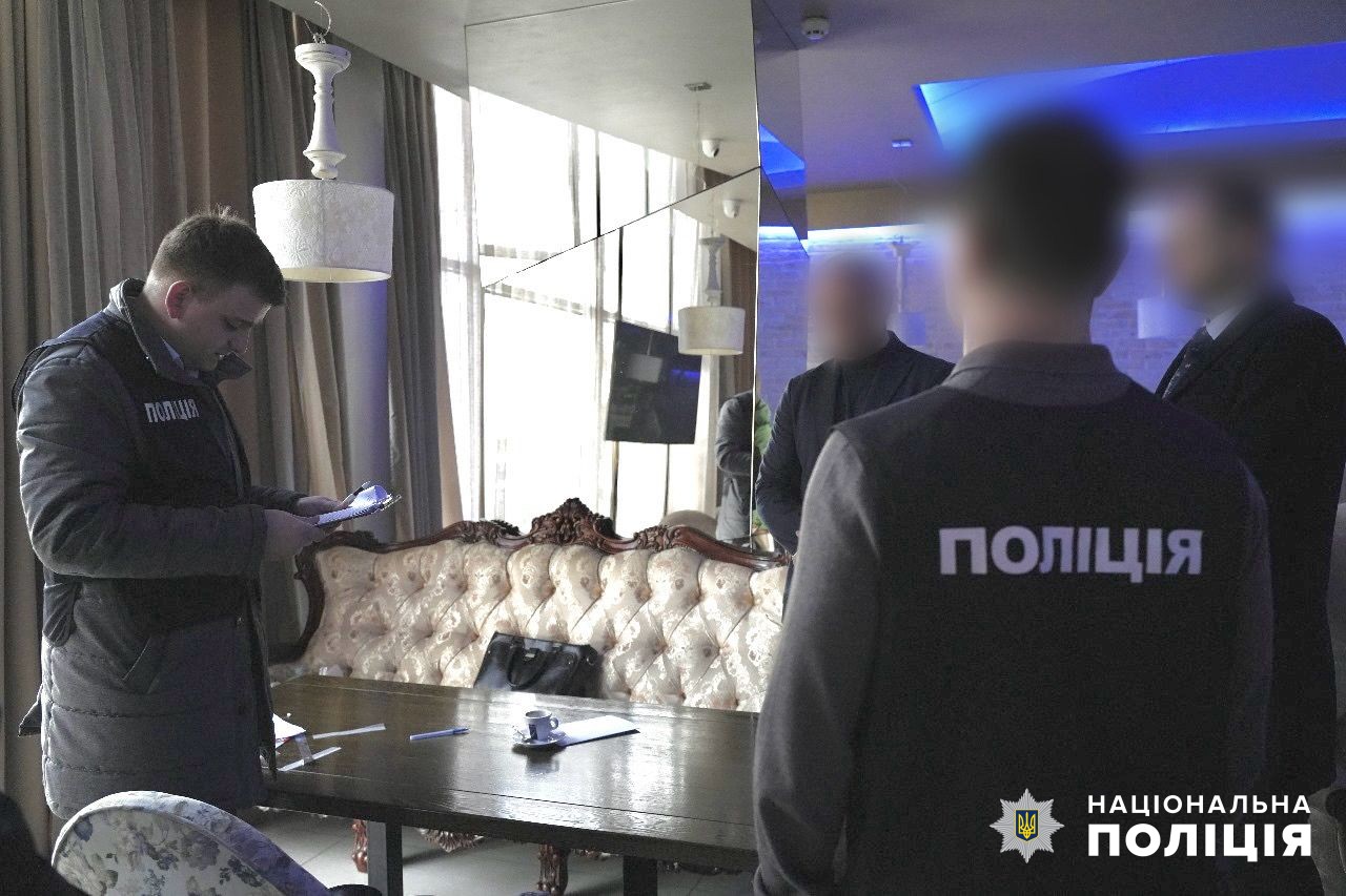 В одному з ресторанів Одеси на хабарі за вирішення «земельного питання» затримали депутата Білгород-Дністровської райради