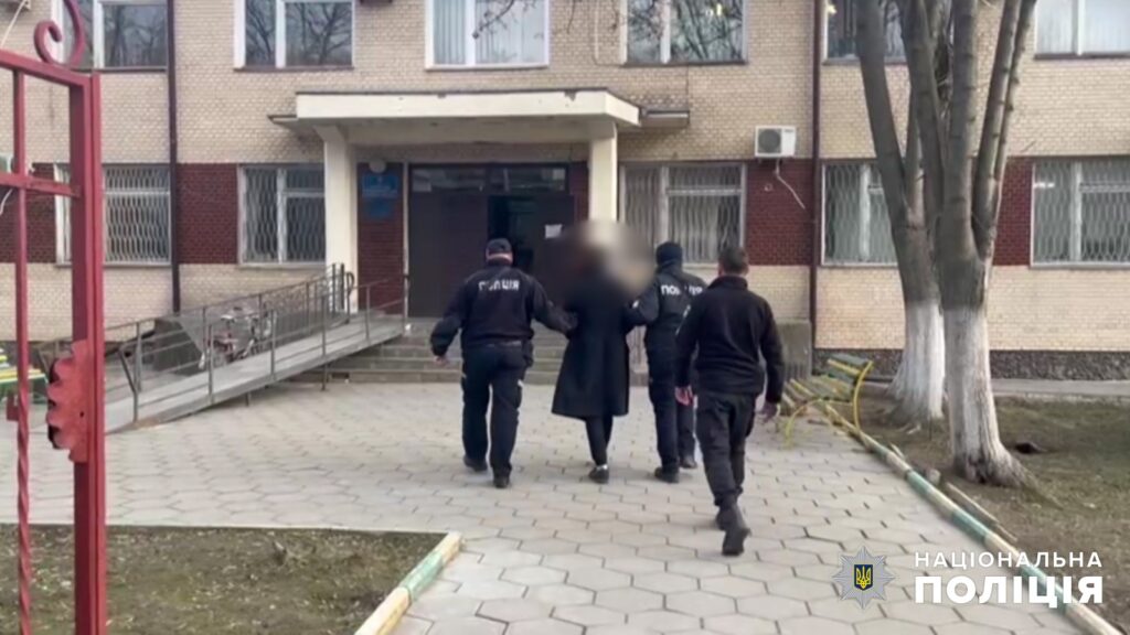 Підлітку з села Трудове, який зарізав 71-річну жінку, повідомили про підозру в умисному вбивстві