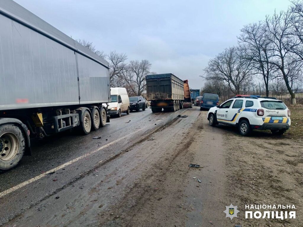 В лобовом столкновении на трассе Одесса-Рени погибла водитель легковушки