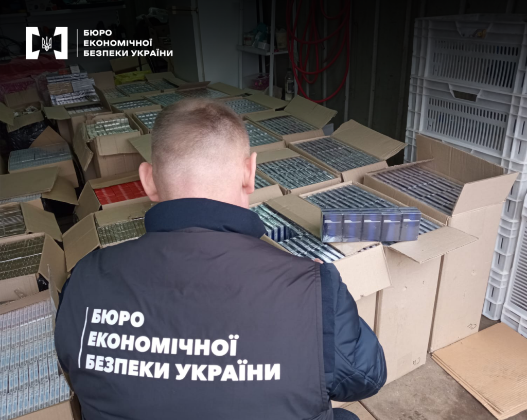 На Одещині викрили чергового торговця контрафактними сигаретами: вилучено товару на два мільйони гривень
