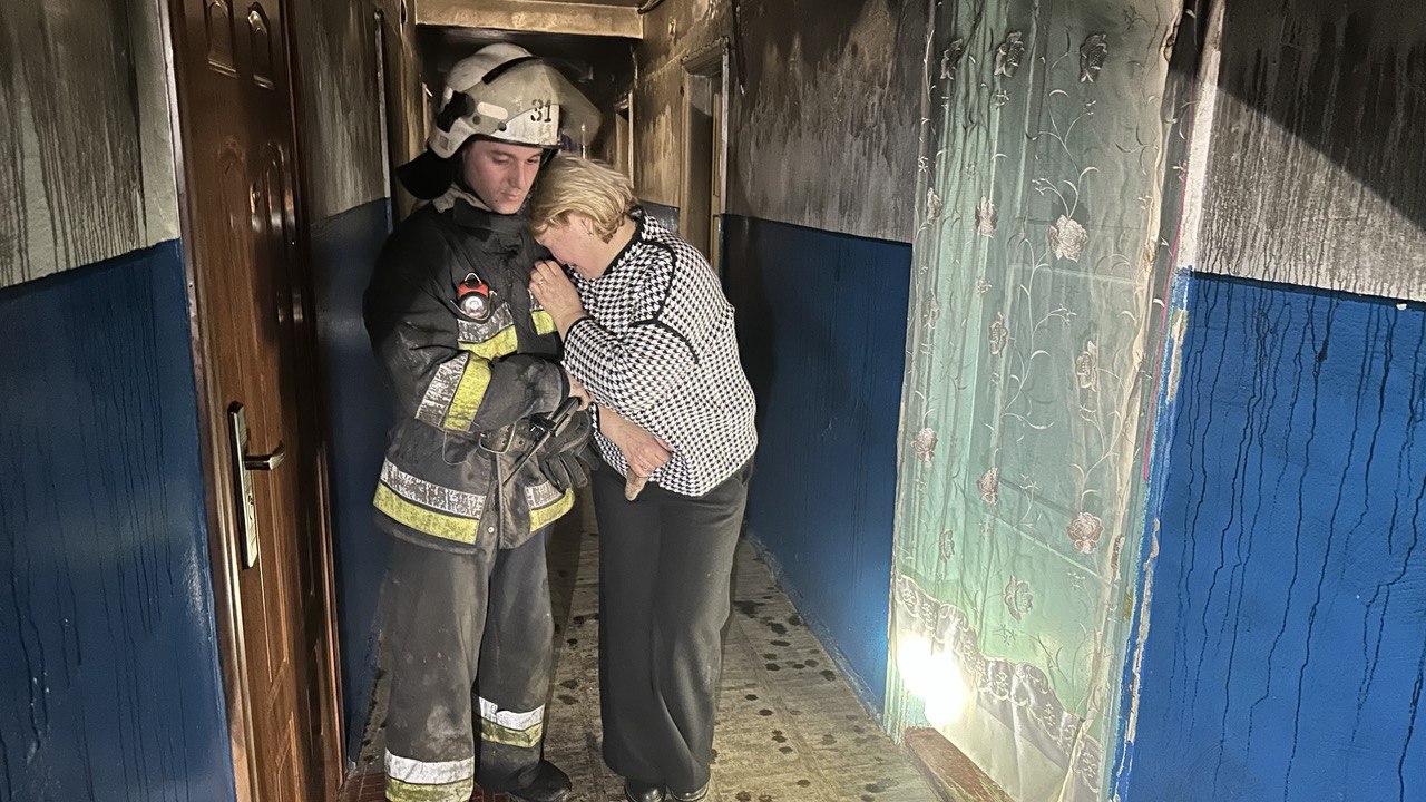 В Рені горів гуртожиток: пожежники врятували життя дитині