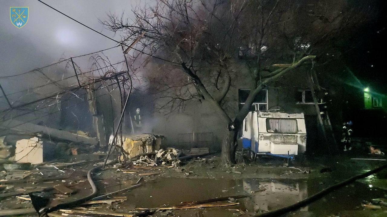Из-за ночной атаки дронов в Одессе погибли люди