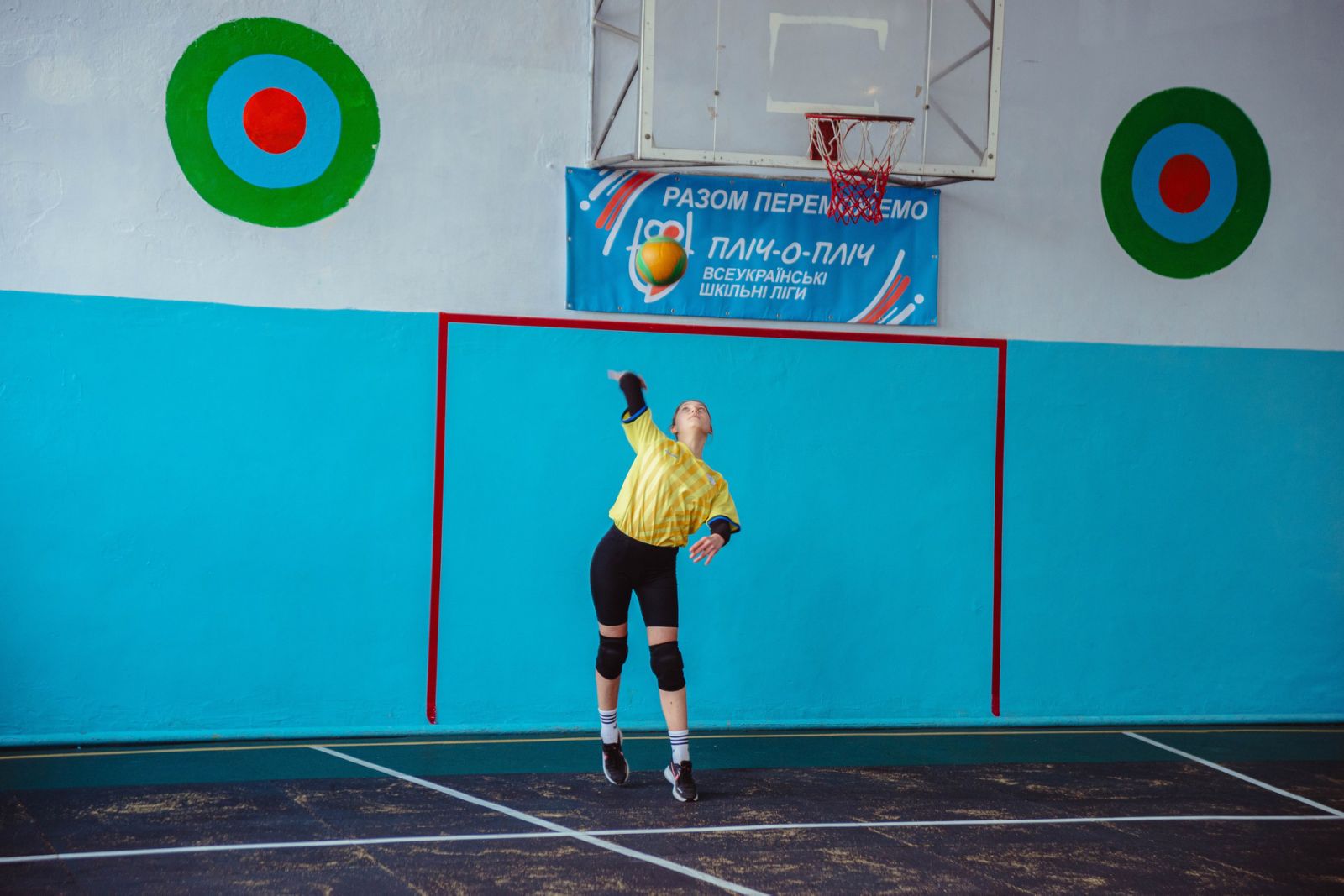 В Татарбунарах соревновались юные волейболистки во втором этапе всеукраинских соревнований "Бок о бок"