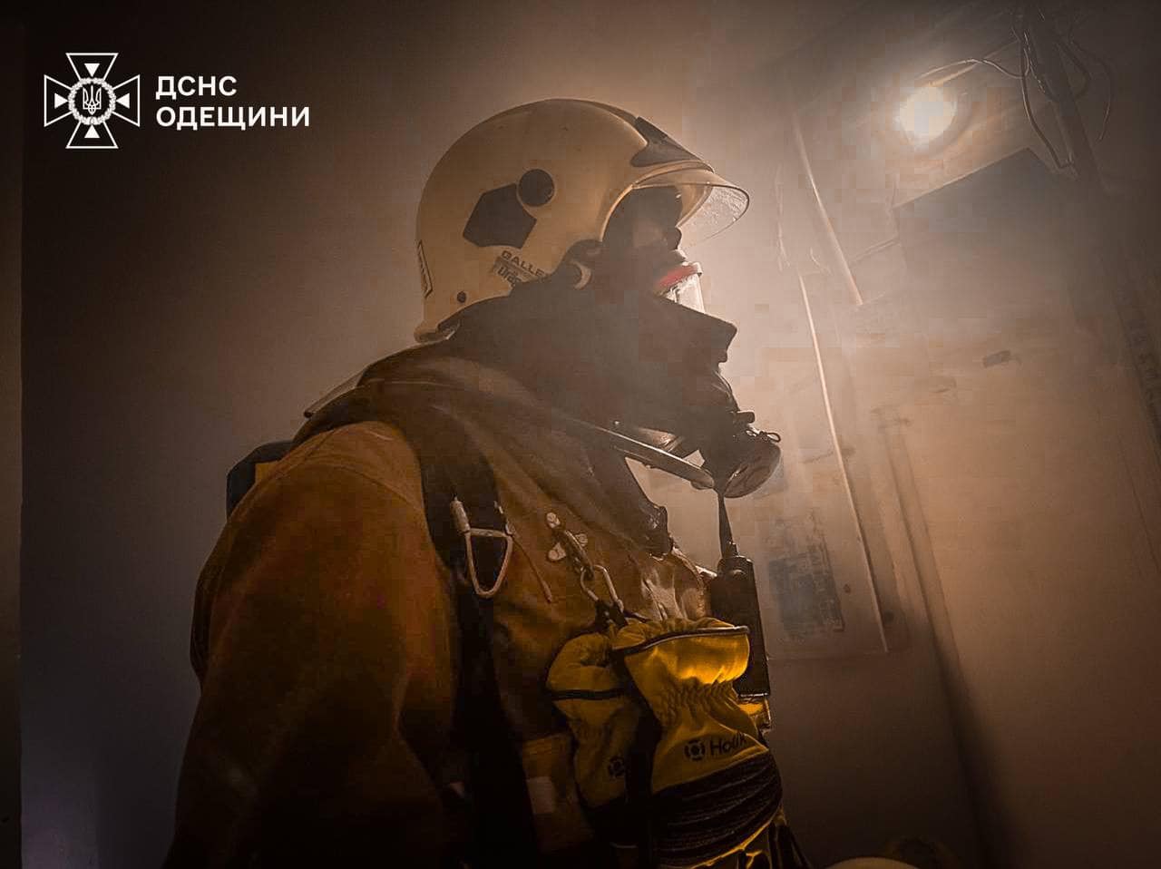 В Одесі з багатоповерхівки довелося евакуювати близько 15 людей ─ подробиці
