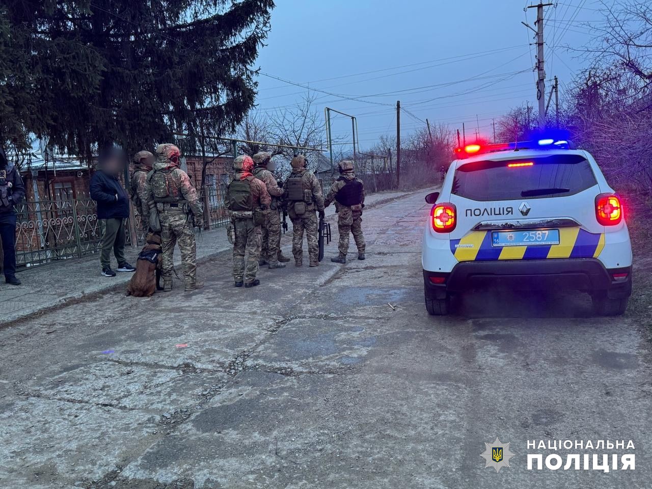 Взорвал гранату возле квартиры сограждан: в Одесской области задержали вооруженного злоумышленника
