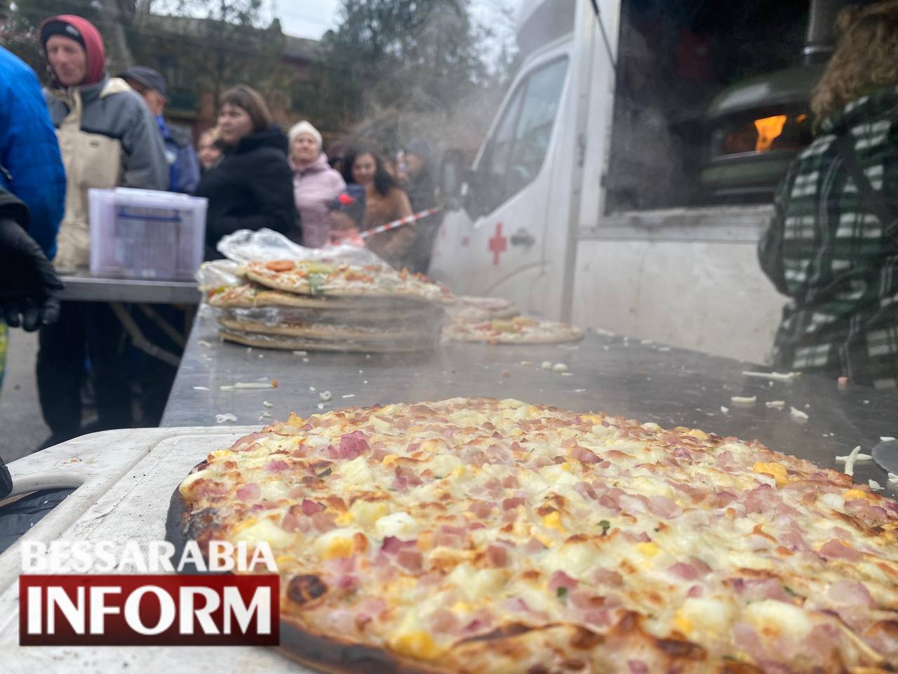"Make Pizza Not War", или как шотландцы накормили все Тарутино (фоторепортаж)
