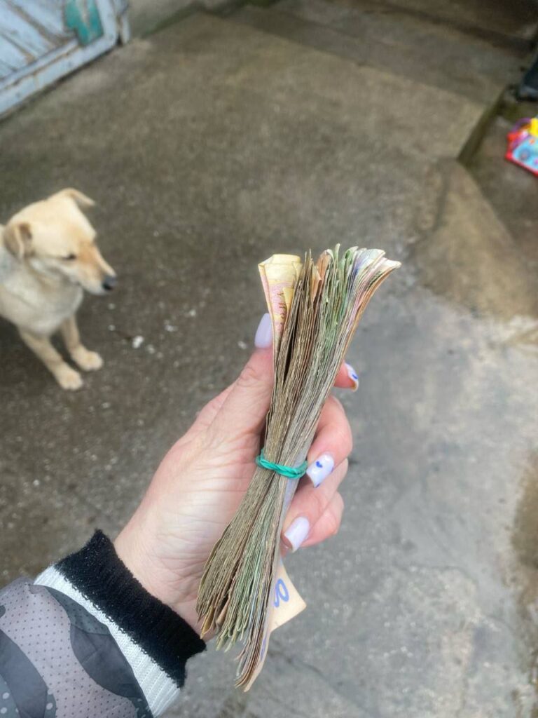 В Аккермані жінка знайшла пачку грошей та повернула їх власнику