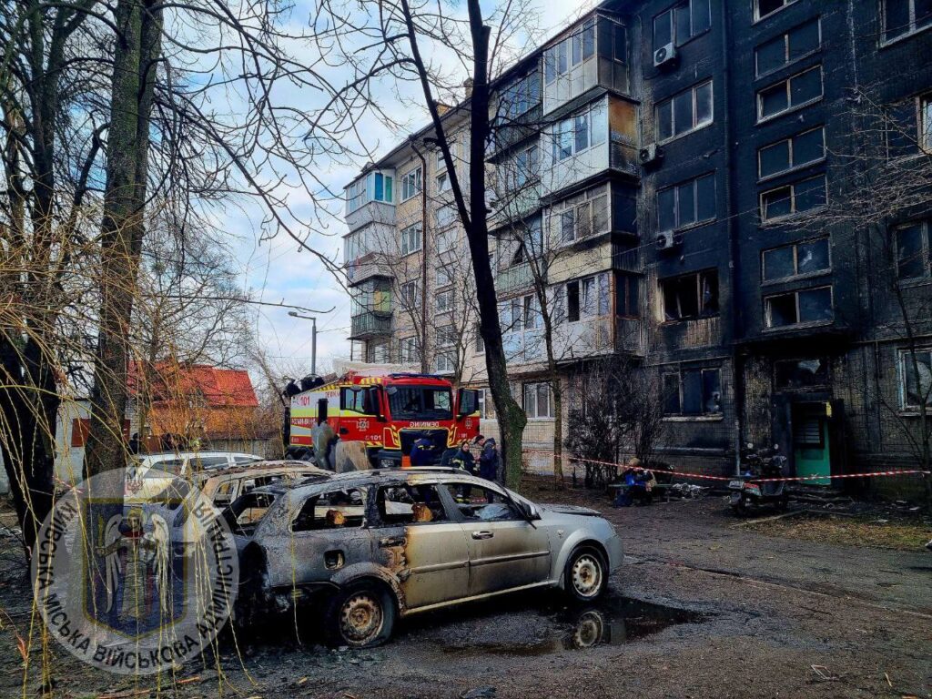 Після довготривалої перерви ворог атакував Київ 31 ракетою: є постраждалі та пошкодження