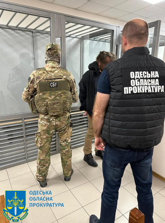 "Полював" на ППО та зливав дані правоохоронців: в Одесі затримали рецидивіста-месника