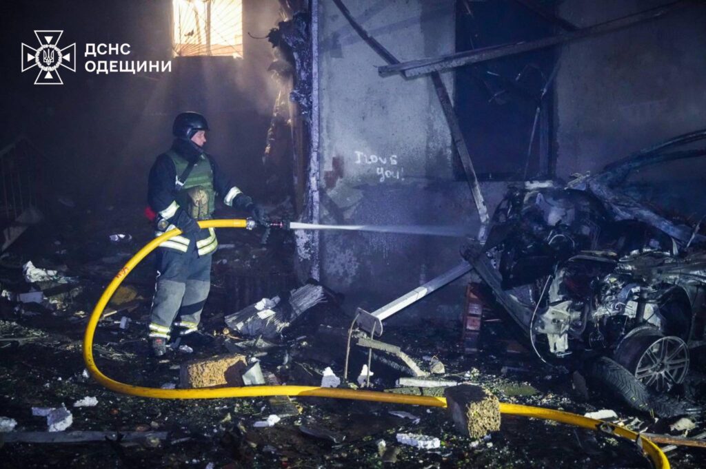 Повреждены дома и многие пострадавшие, среди которых есть дети: РФ атаковала Одессу "шахедами"