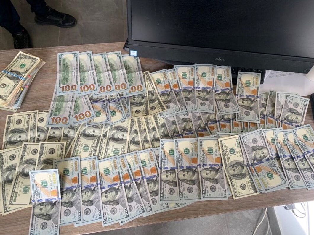На півдні Одещини митники присікли незаконний вивіз валюти на суму понад 3,8  мільйони гривень - Бессарабія INFORM