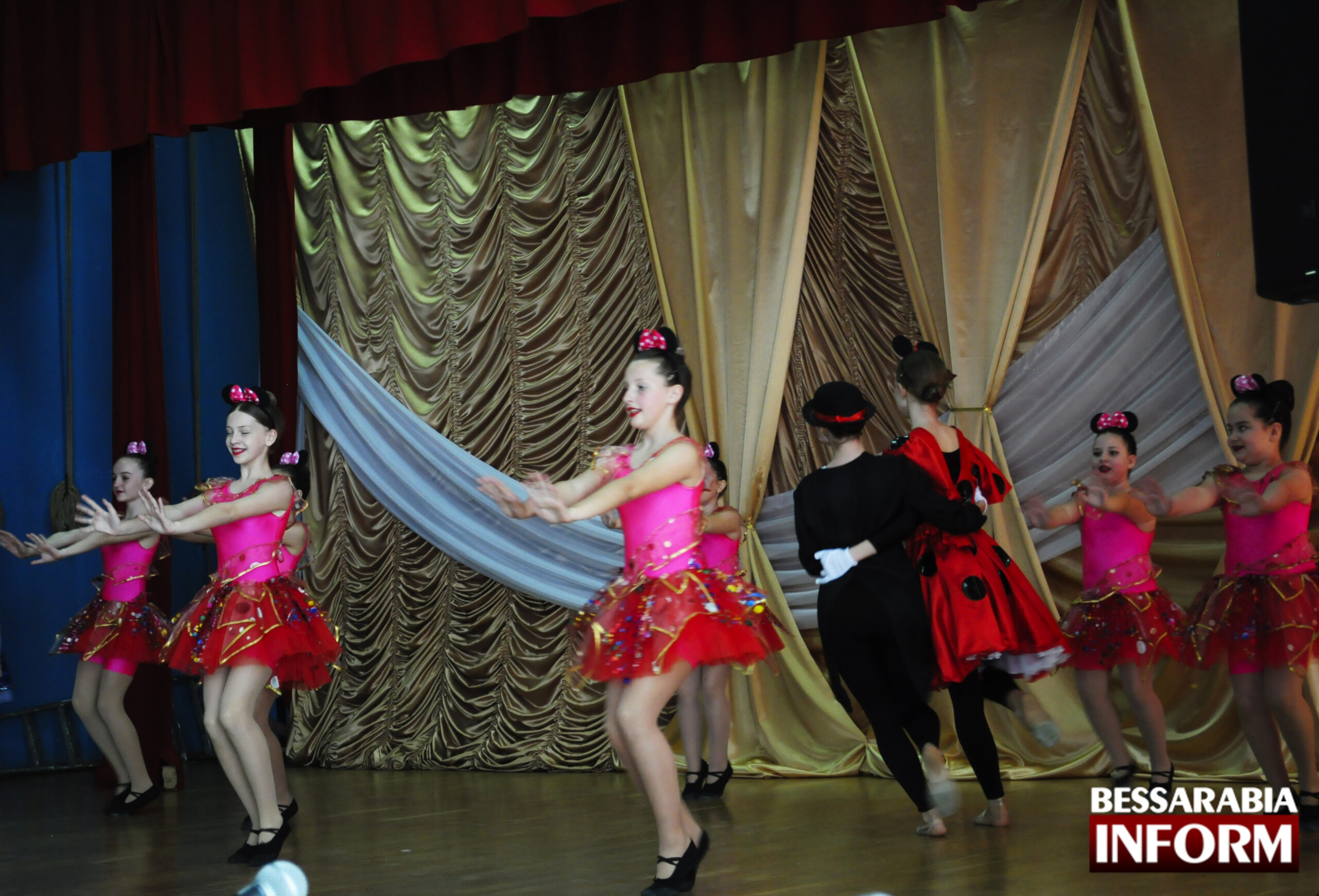 Измаильский танцевальный коллектив "Радуга" отпраздновал солидный юбилей